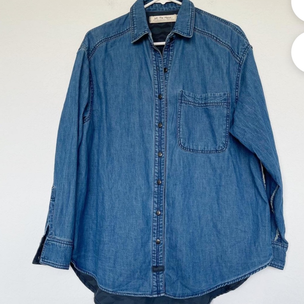 Free People  - Women's Blue Denim Aztec Print Button Up Shirt. Size S